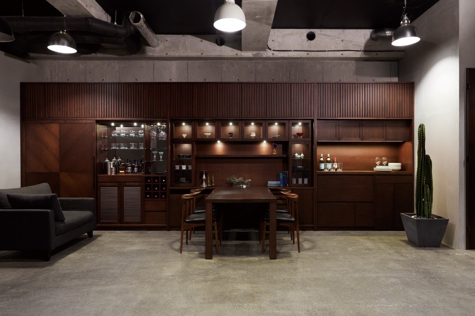 THE WALL Classic storage / dining / kitchen