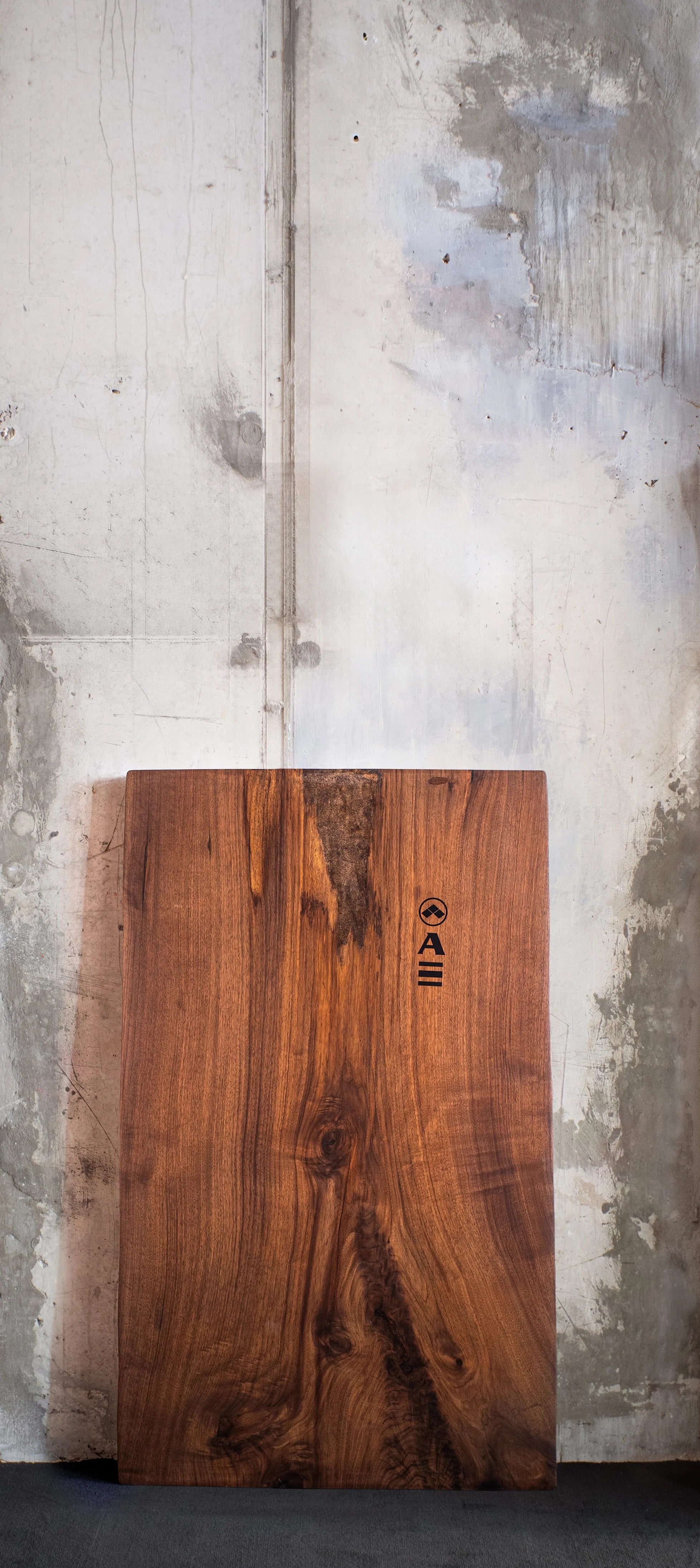 Live Edge Slab – Walnut 784