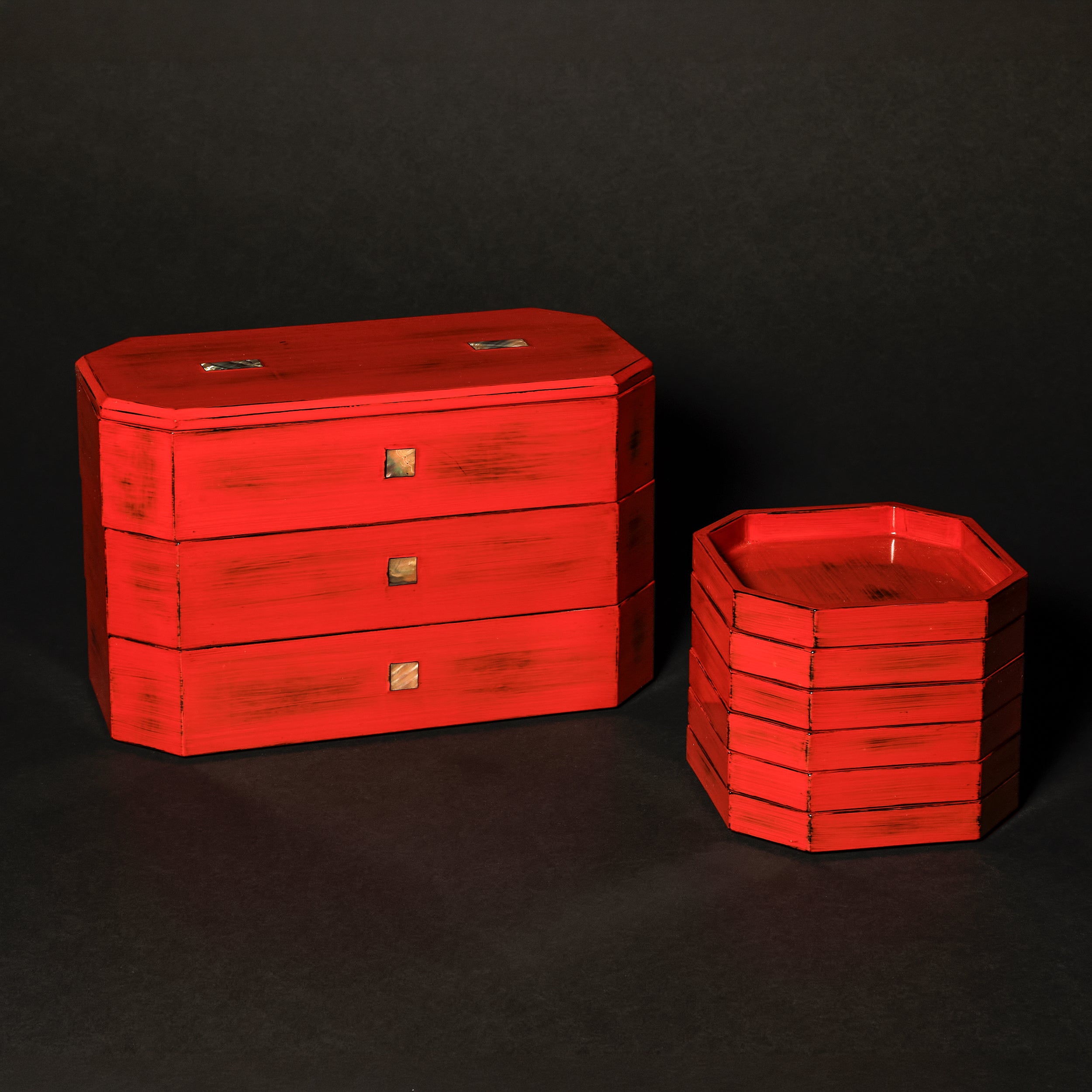 Negoro Lacquer: Chamfered-Corner Jubako & Small Plates