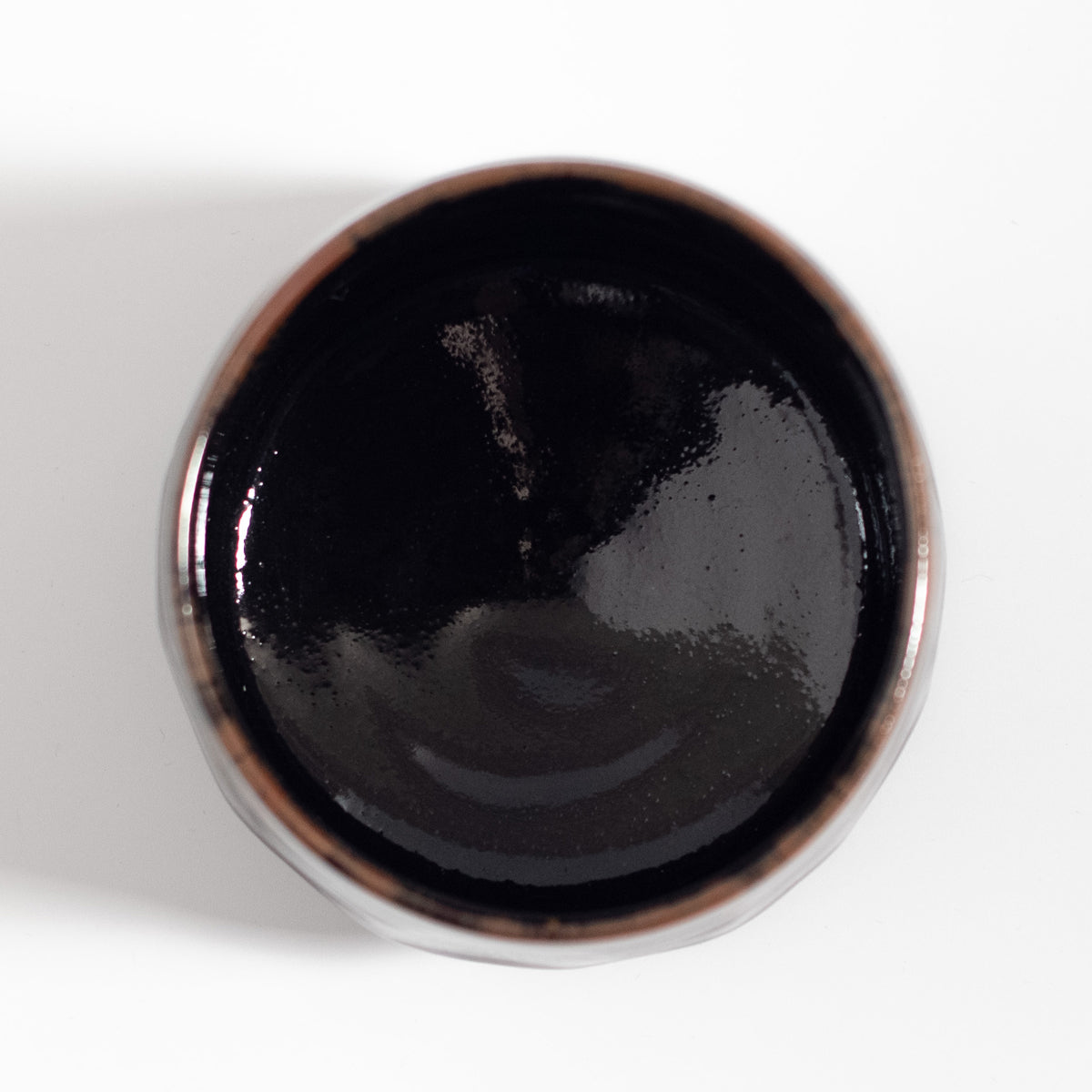 Mashiko Ware: Black Glaze Persimmon Overglaze Chamfered Tea Bowl