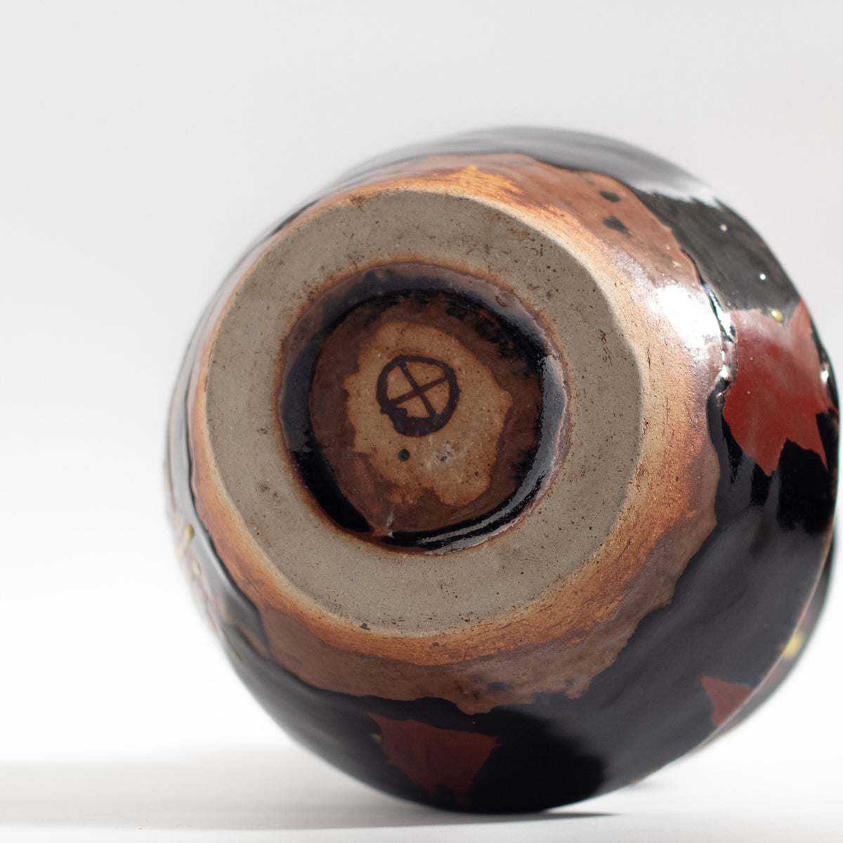 Mashiko Ware: Black Glaze Red Enamel Stacking Moon-shaped Vase