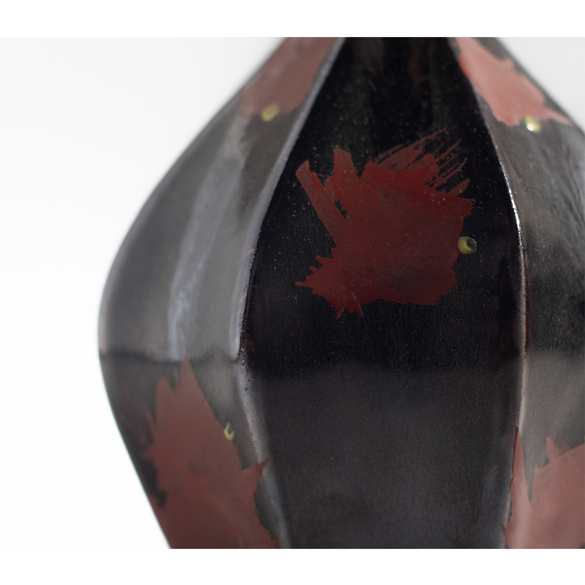 Mashiko Ware: Black Glaze Shinogi Carved Red Enamel Flower Vase