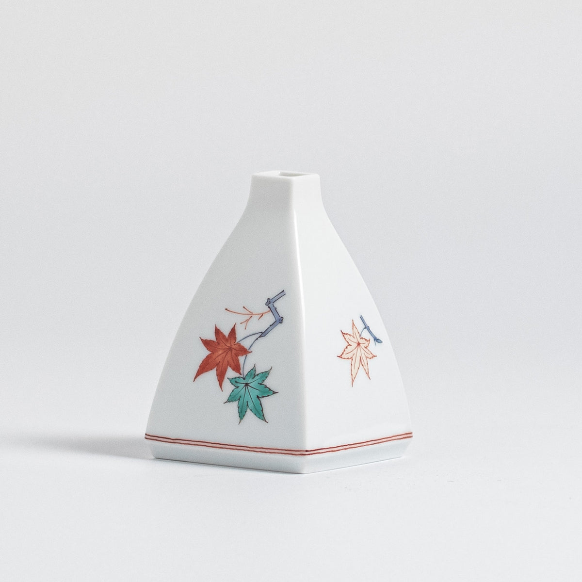 Arita Ware: Triangular Single-flower Vase with Overglaze Enamel Design of Maple Leaves