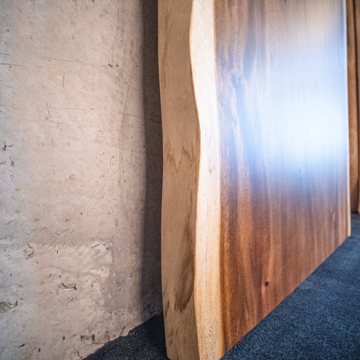 Dalle à bord naturel – Monkeypod 9097 (s037)