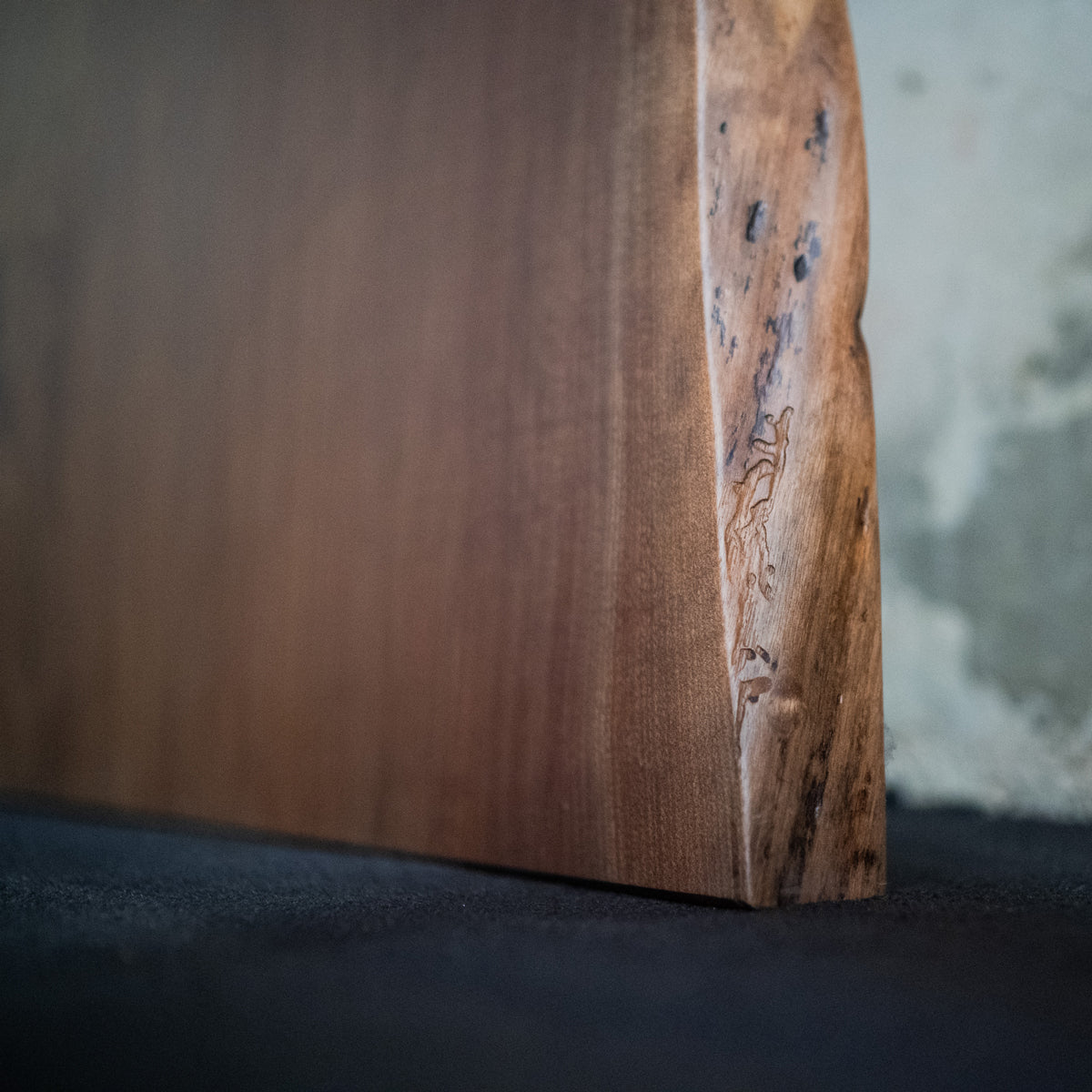 Dalle à bord naturel – Noyer Claro F162 (s001)