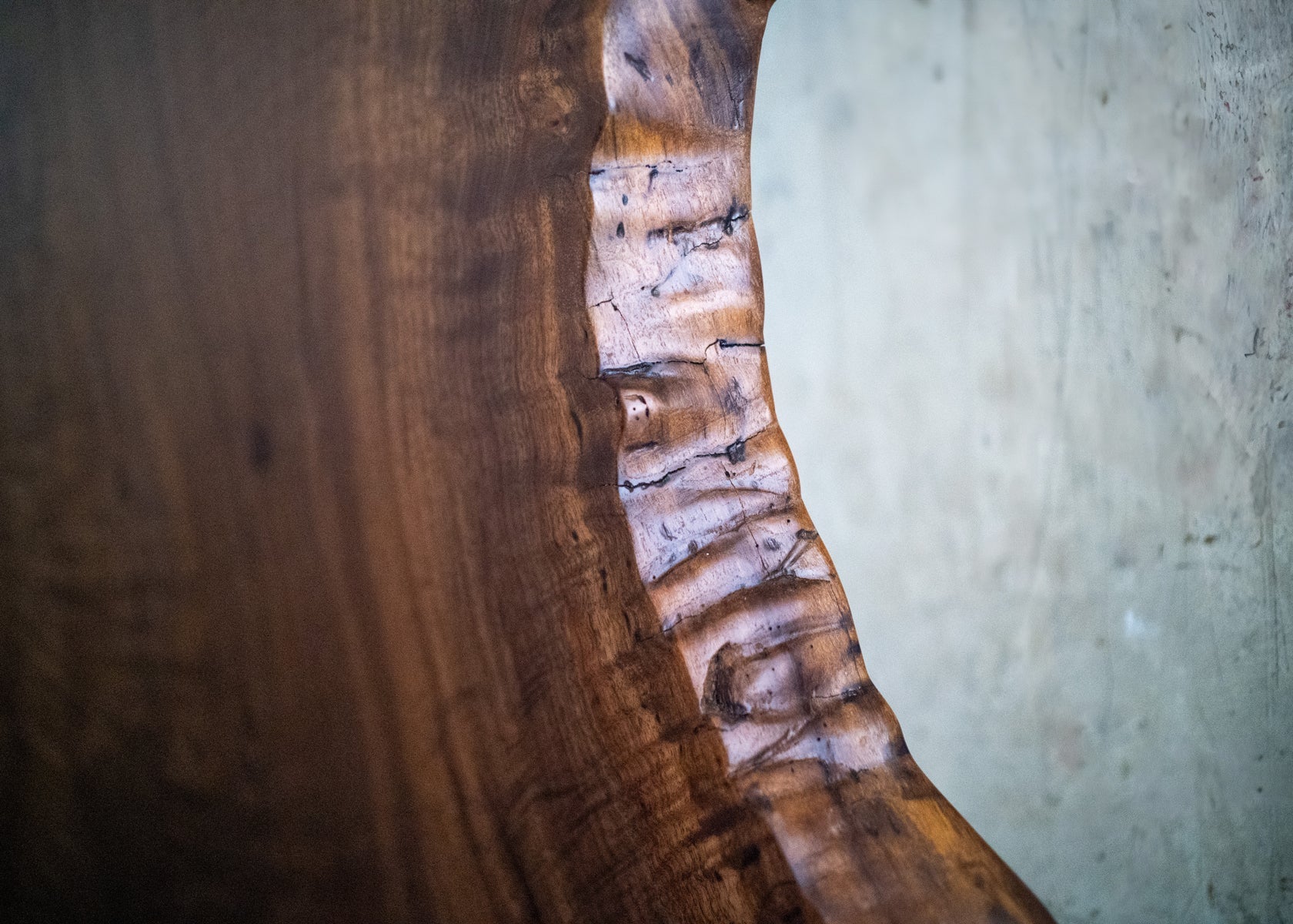 Dalle à bord naturel – Noyer F164 (s019)