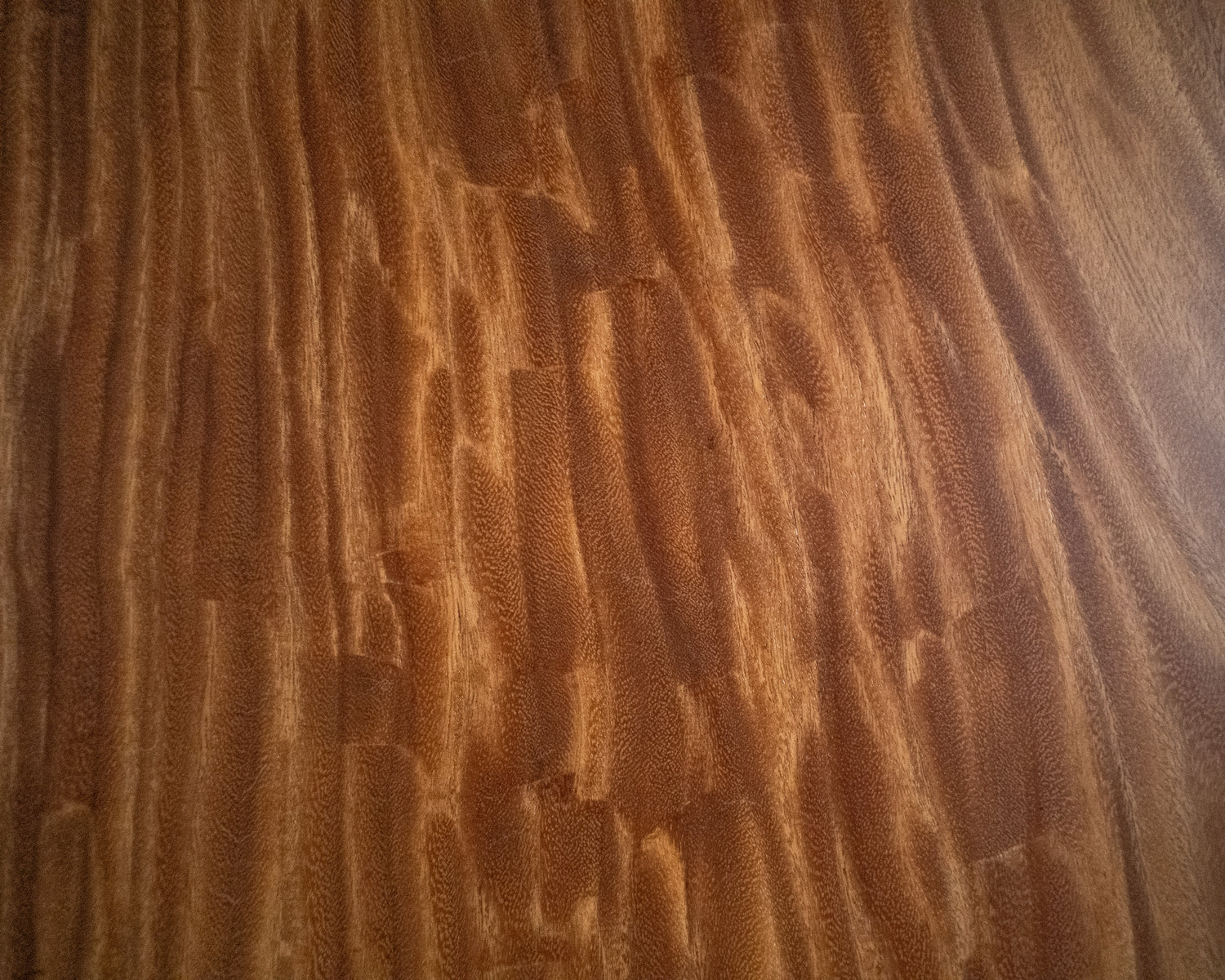 Dalle à bord naturel – Monkeypod M552 (s011)