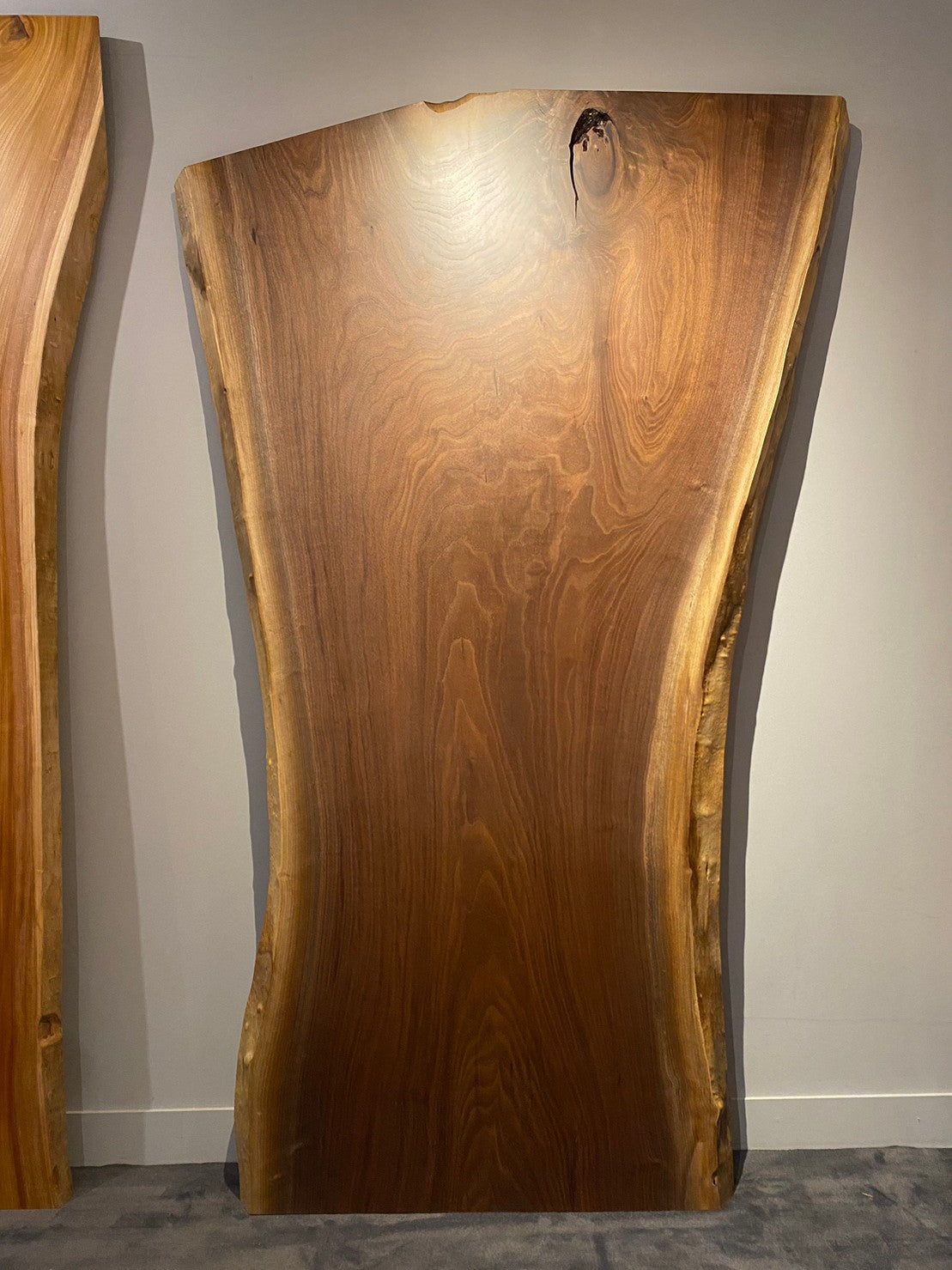 Live Edge Slab – Noyer Noir (No.35)