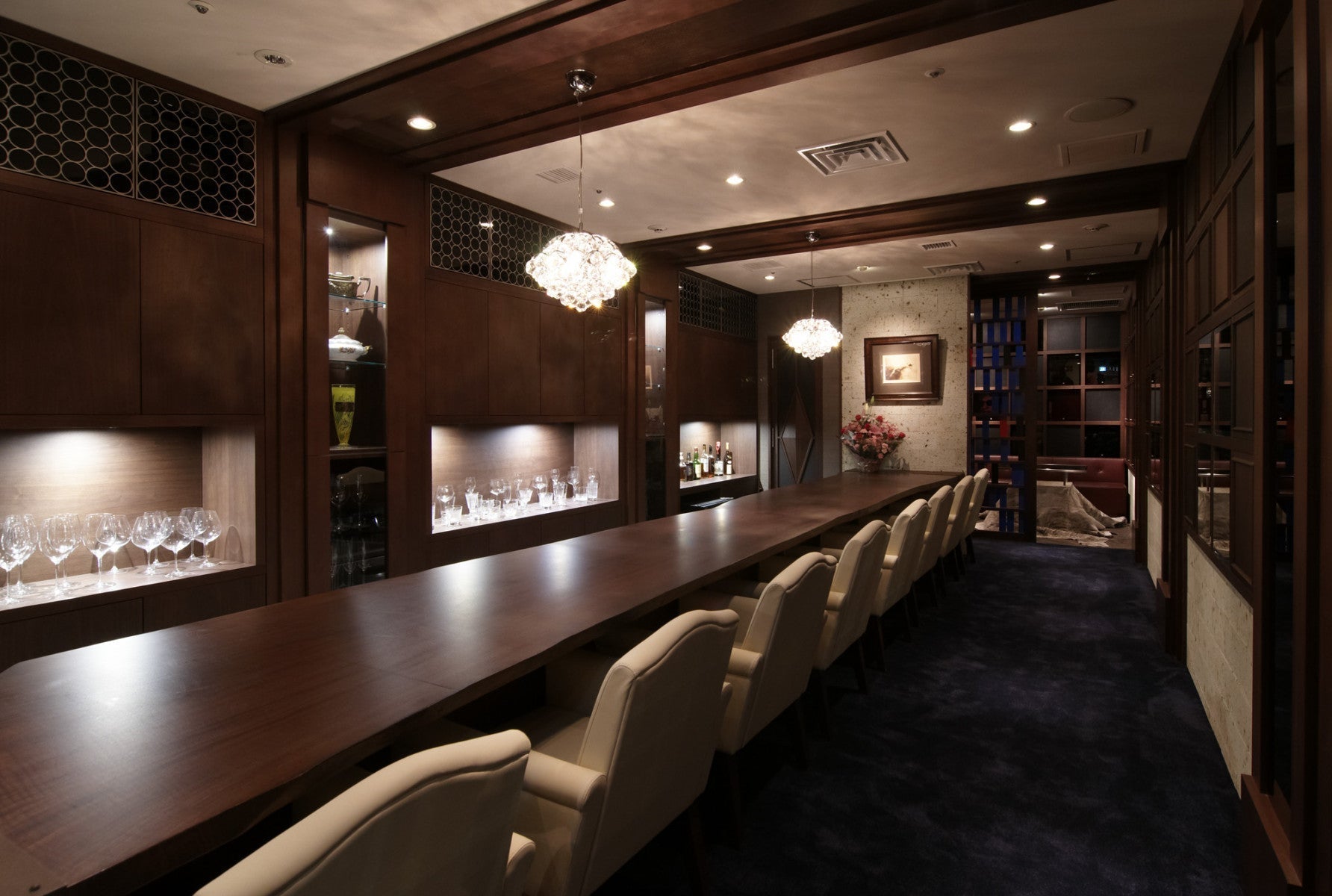 CASE 035 / Ginza D's Bar