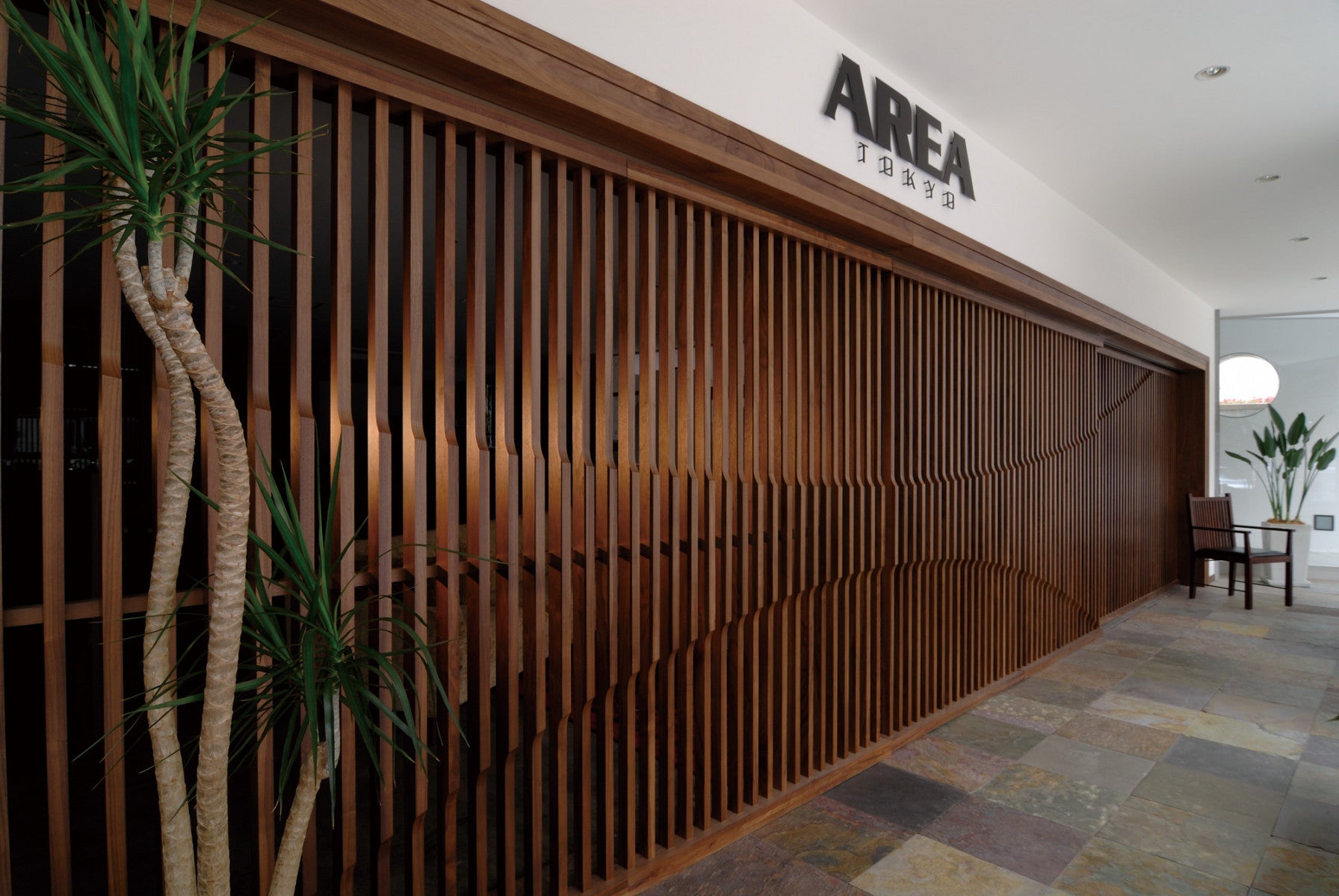 Sliding Door – Vertical Grid