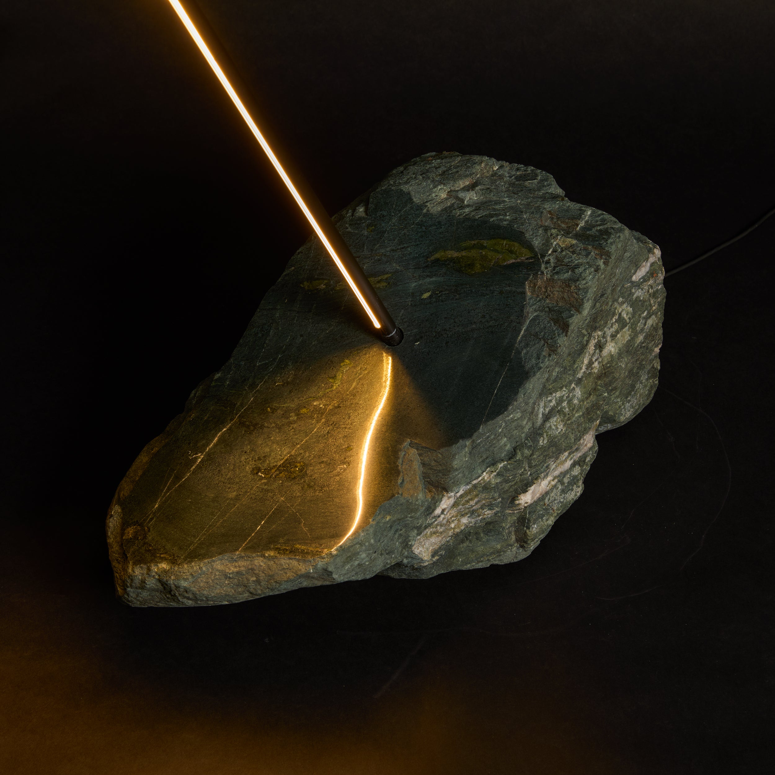 AREA｜floor lamp BLESSED STONE｜New York, Paris, Tokyo