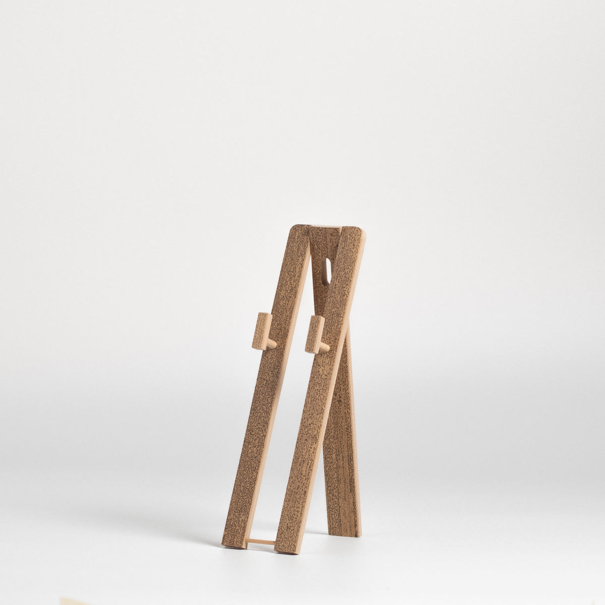 Kyo Uchiwa – Kingyo (Goldfish) with Stand