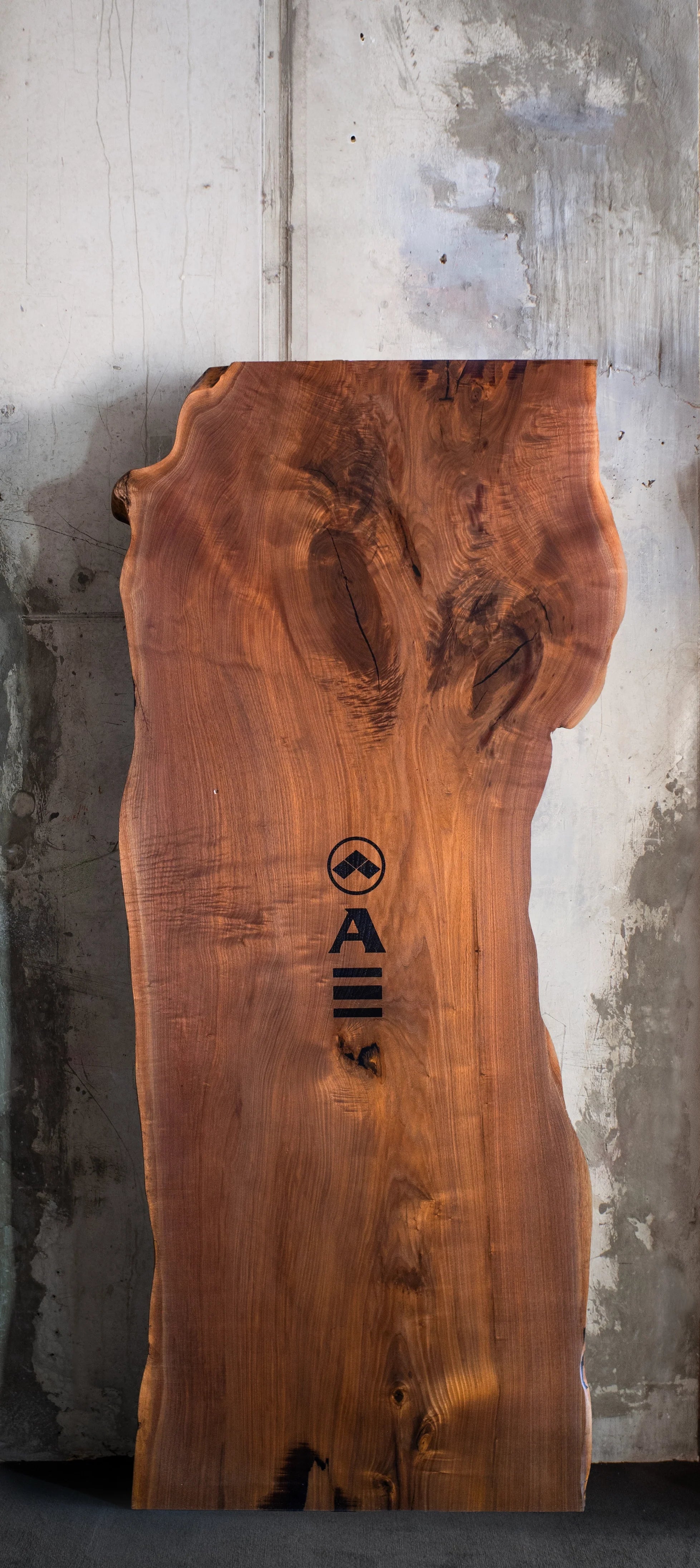 Live Edge Slab – Claro Walnut F162 (s001)
