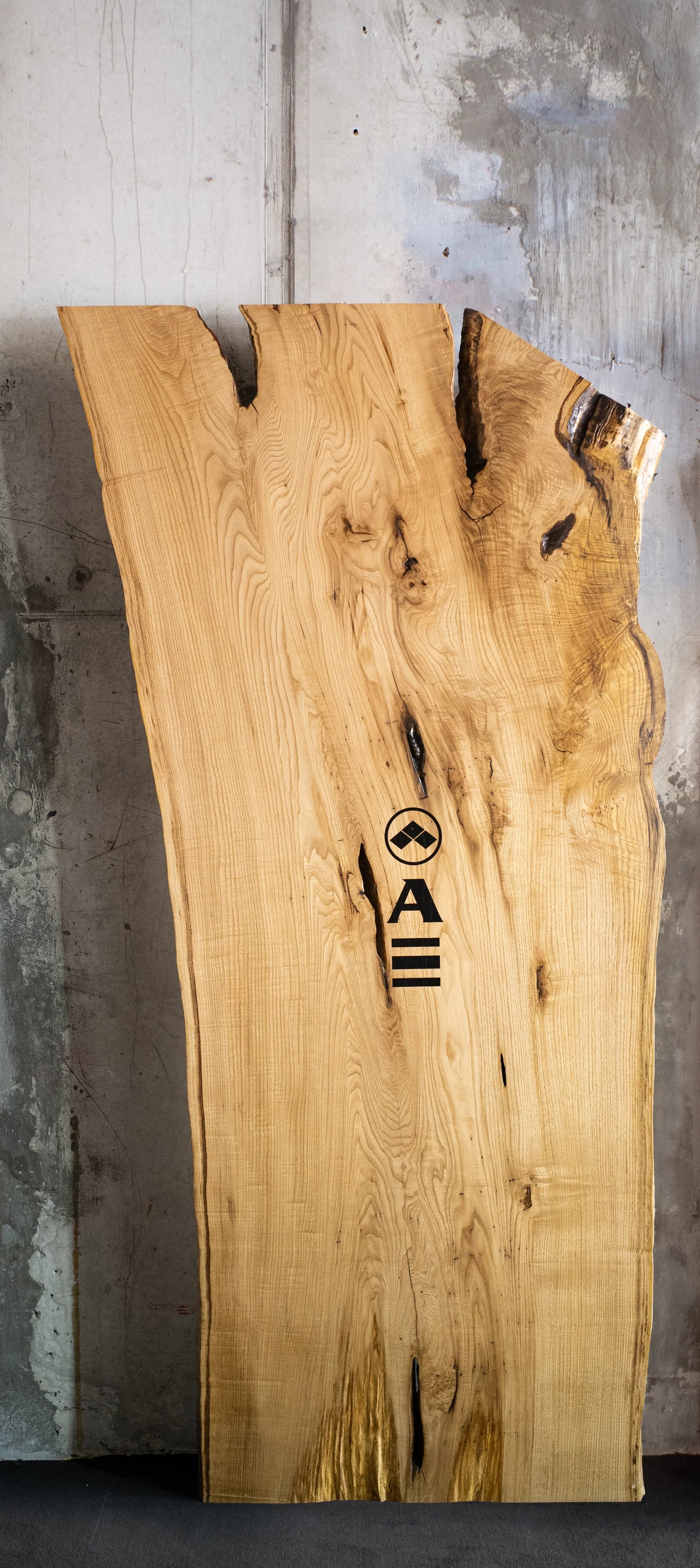 Live Edge Slab – KURI NN-1 (s008)