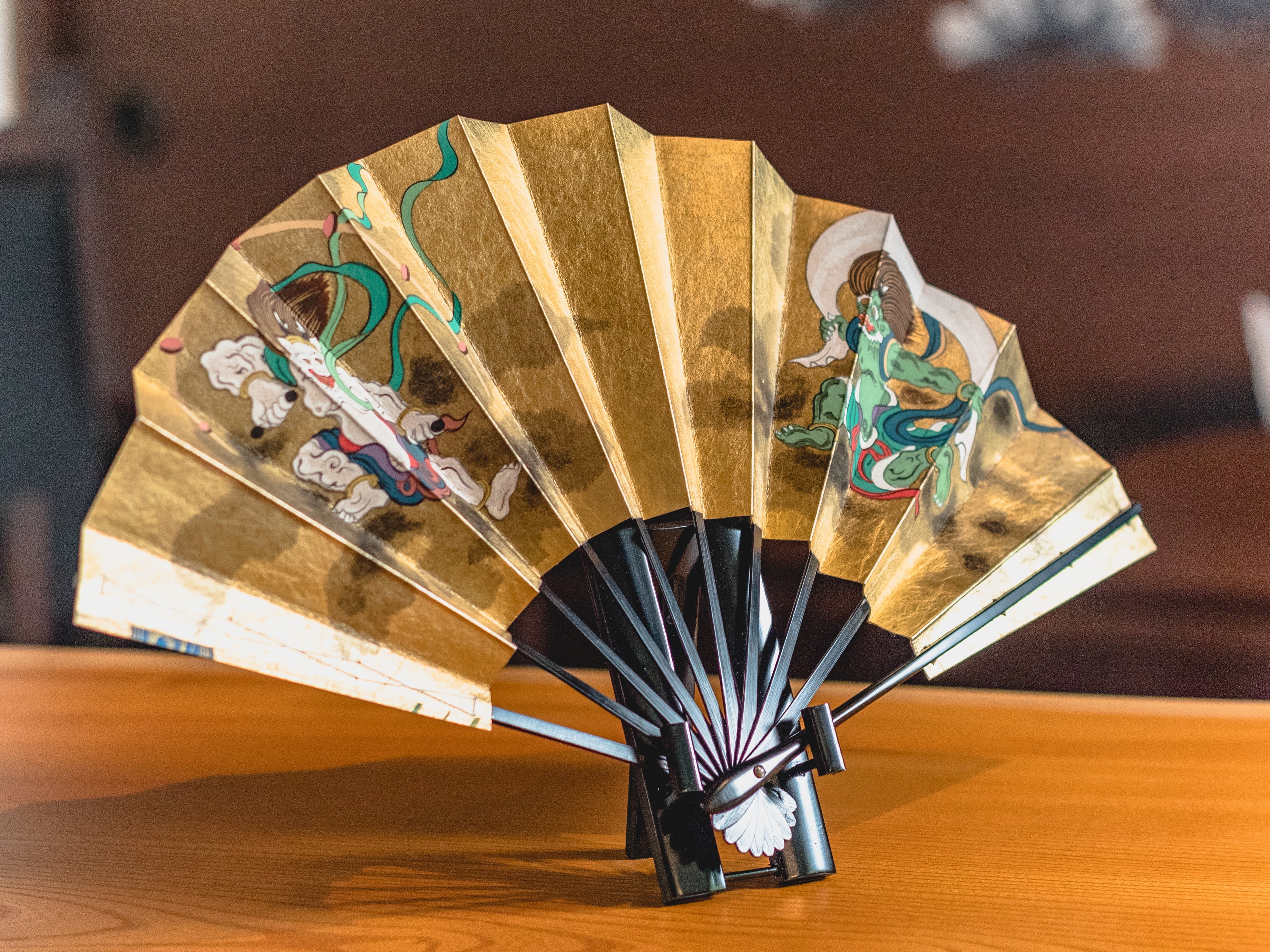 Double-sided Decorative Kyoto Fan "Gods of Wind and Thunder / Flowering plants of summer and autumn"