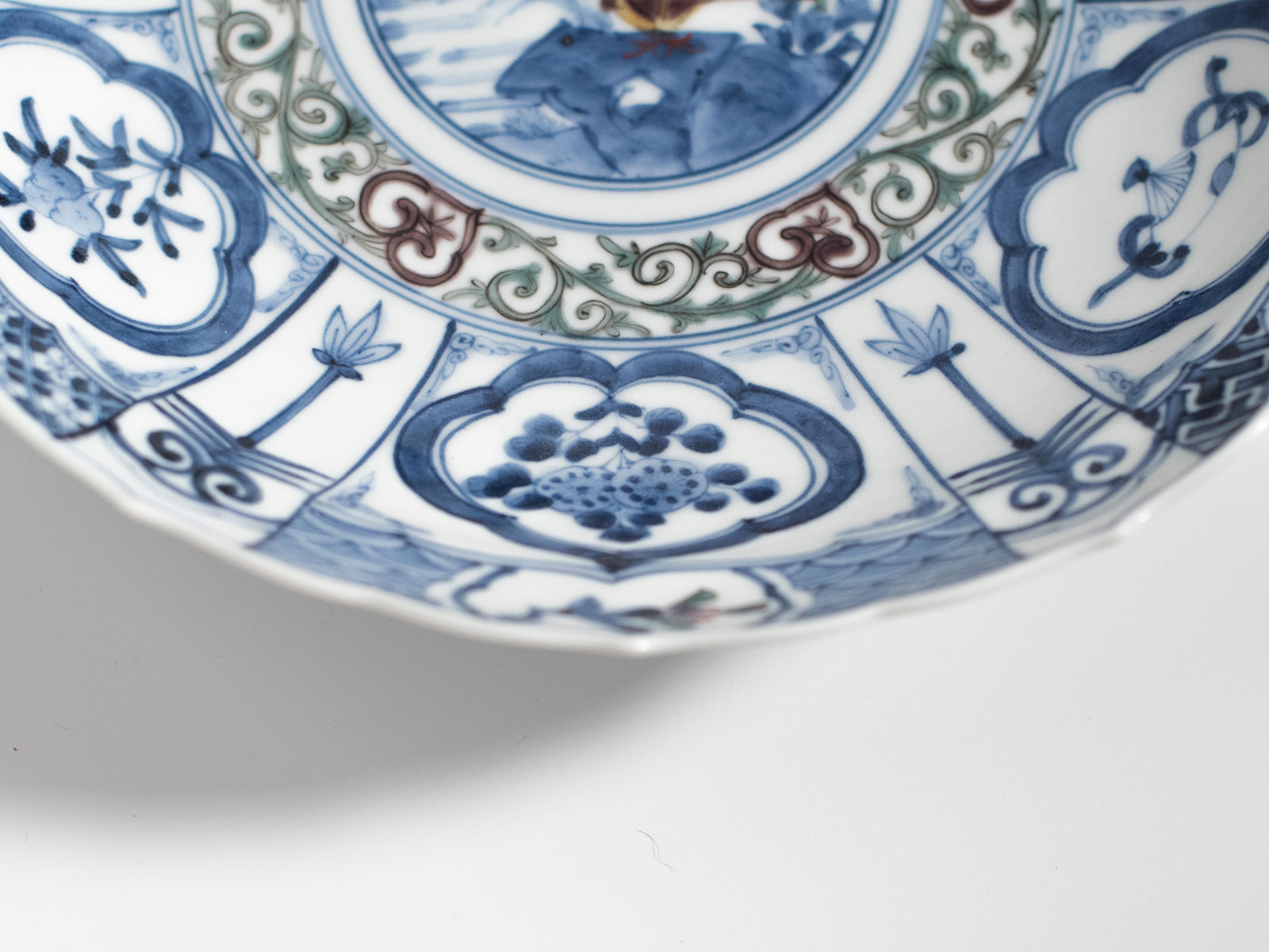 Kutani Ware: Lotus Flower and Bird Motif Bowl