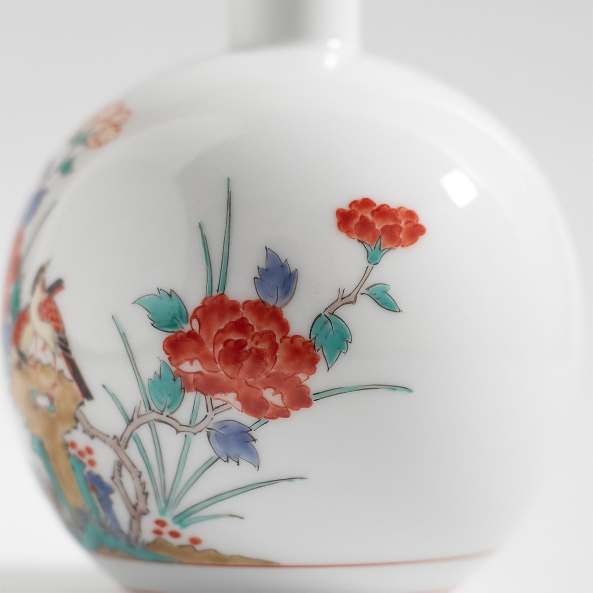 Arita Ware: Single-Flower Pill-shaped Vase with Peony and Bird Motif
