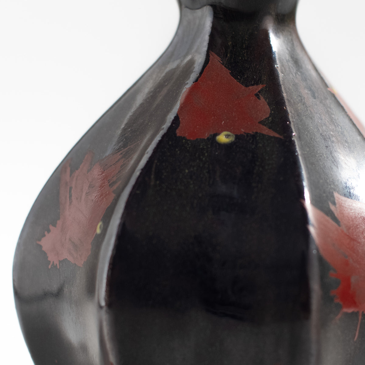 Mashiko Ware: Black Glaze Shinogi Carved Red Enamel Flower Vase