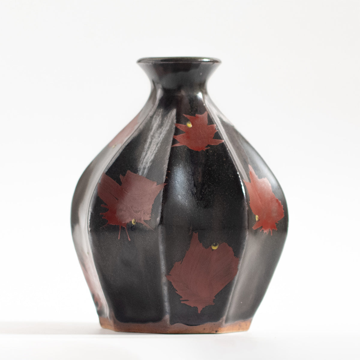 Mashiko Ware: Black Glaze Shinogi Carved Red Enamel Flower Vase