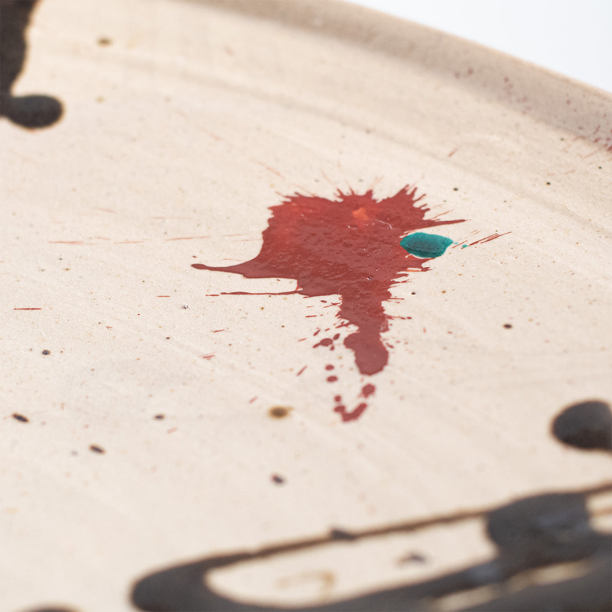 Mashiko Ware: Large Plate with Black Overglaze and Red Enamel Decoration on Natural Glaze