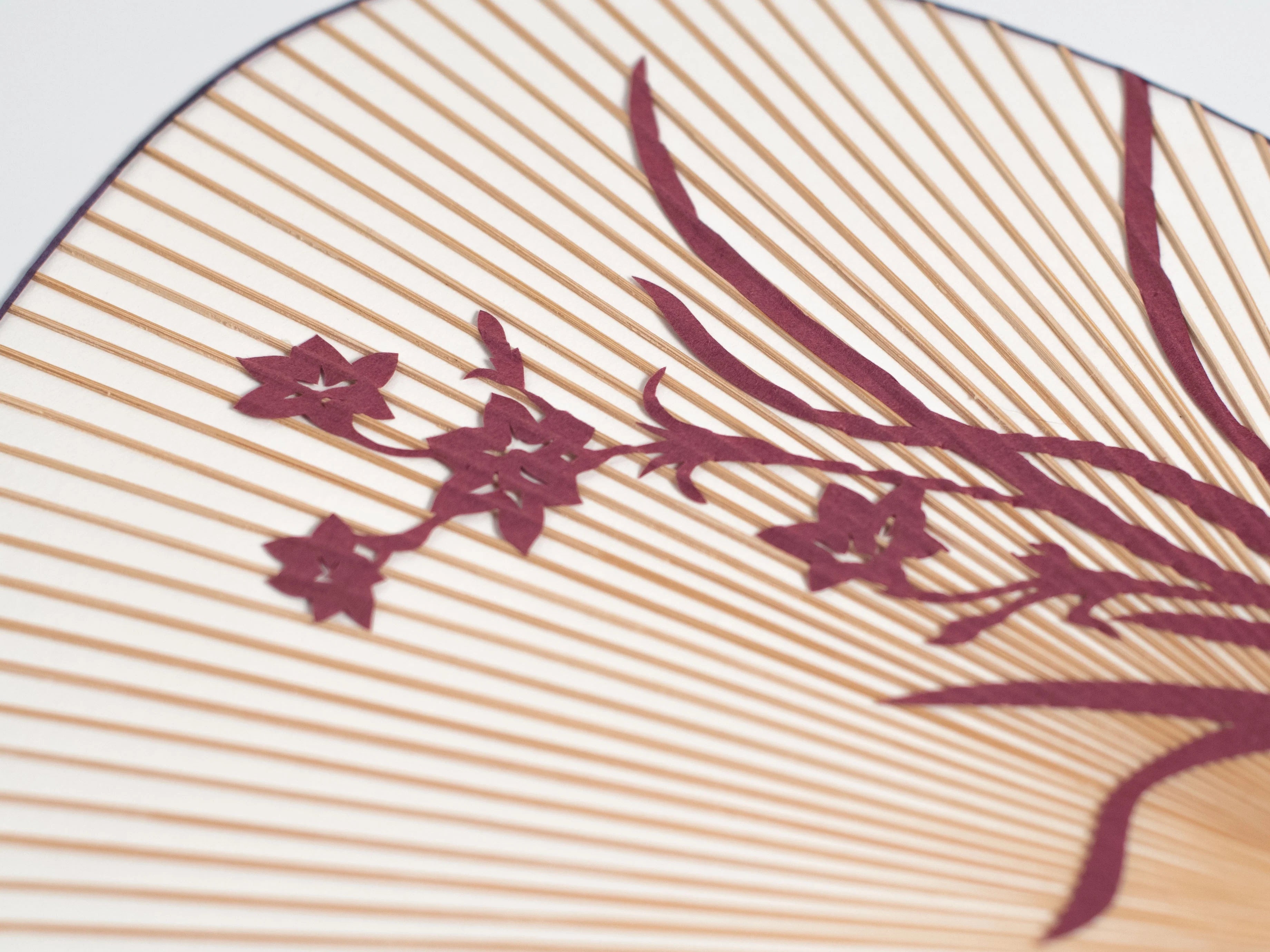 Kyo Uchiwa – Suisen (Daffodil) with Stand