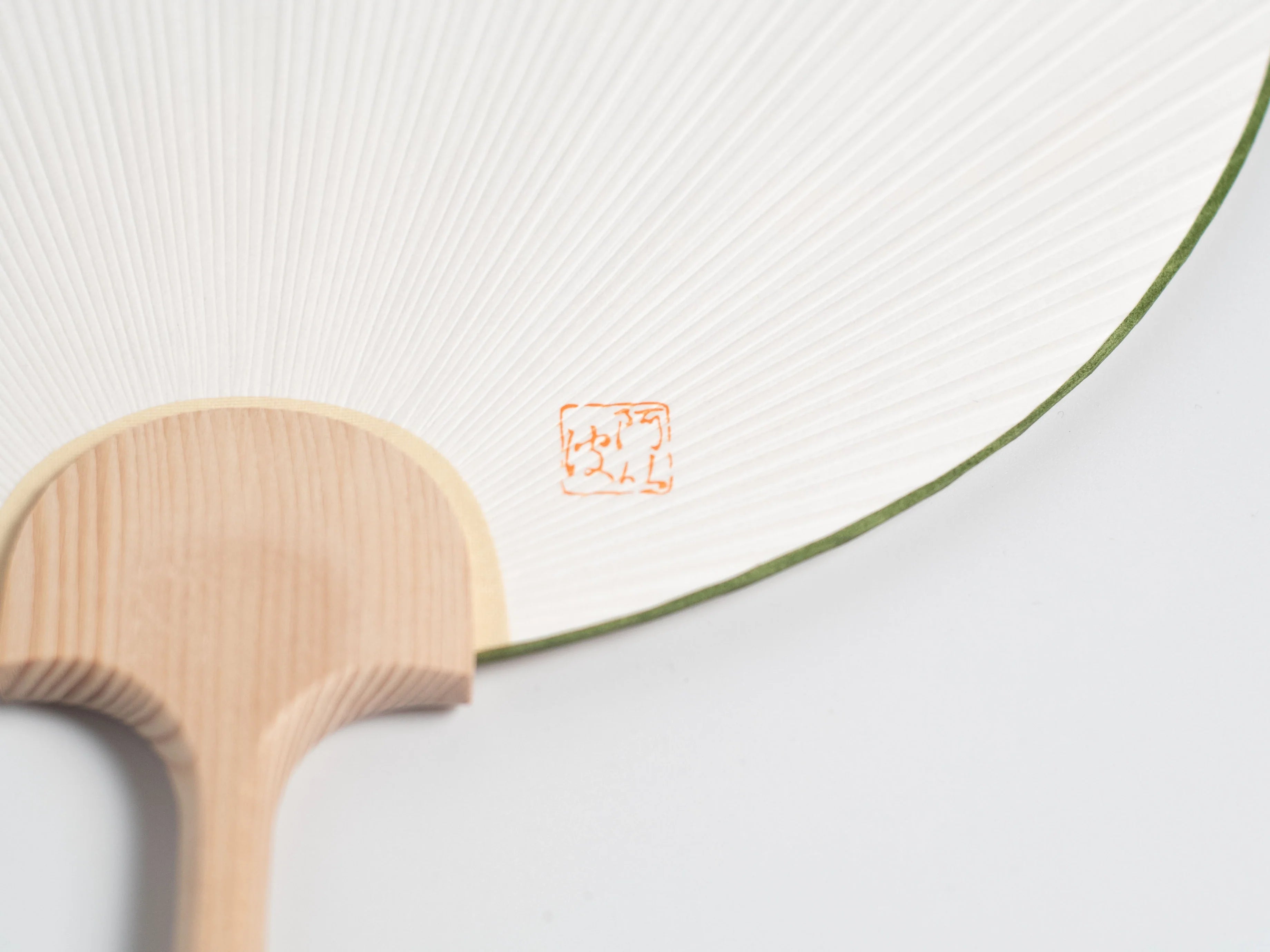 Kyo Uchiwa – Kingyo (Paired Goldfish) with Stand