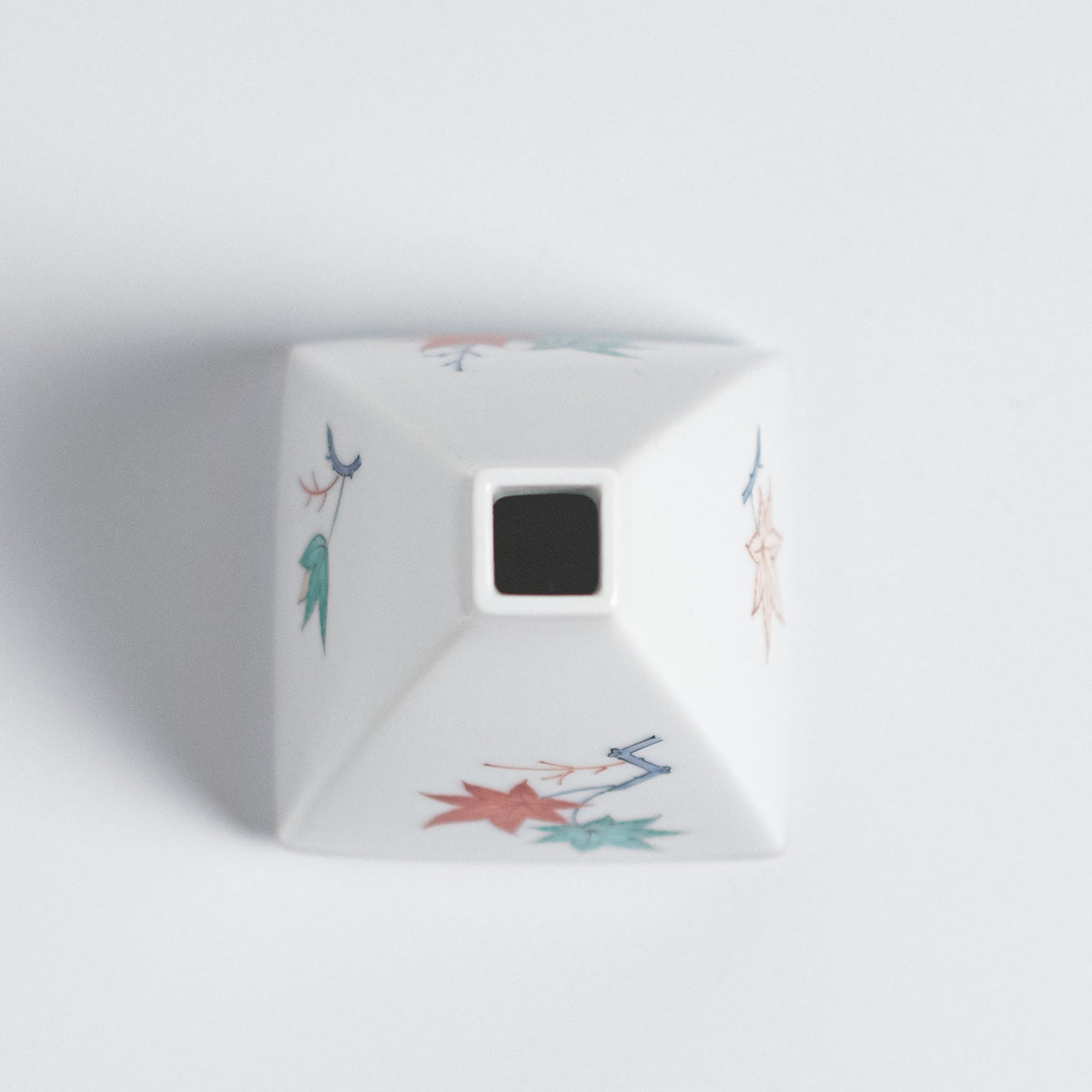 Arita Ware: Triangular Single-flower Vase with Overglaze Enamel Design of Maple Leaves