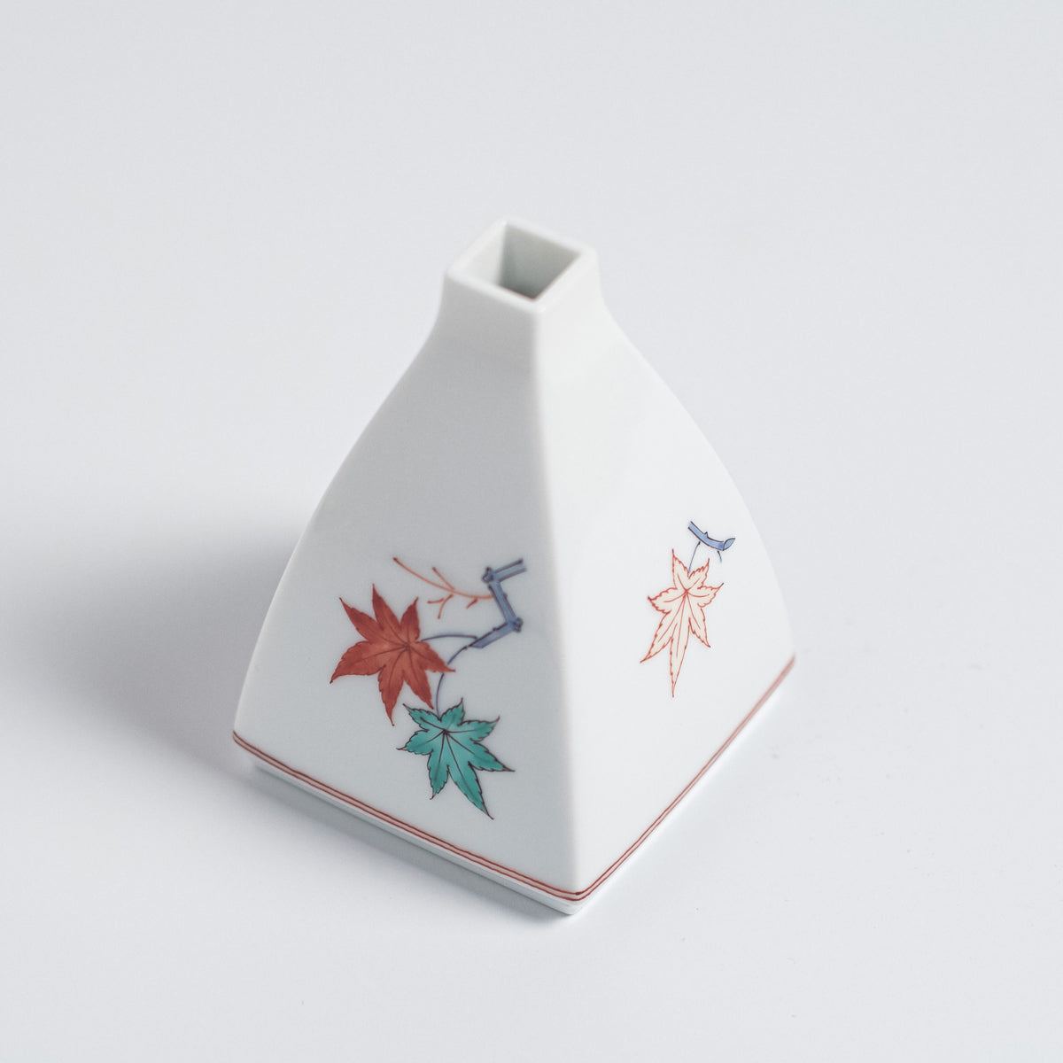 Arita Ware: Triangular Single-flower Vase with Overglaze Enamel Design of Maple Leaves