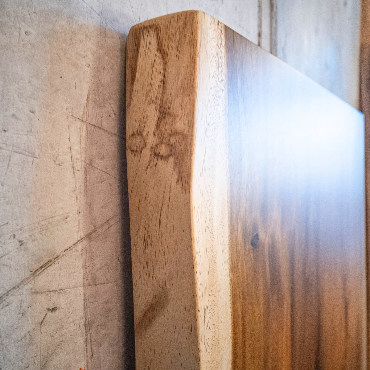 Dalle à bord naturel – Monkeypod 9097 (s037)