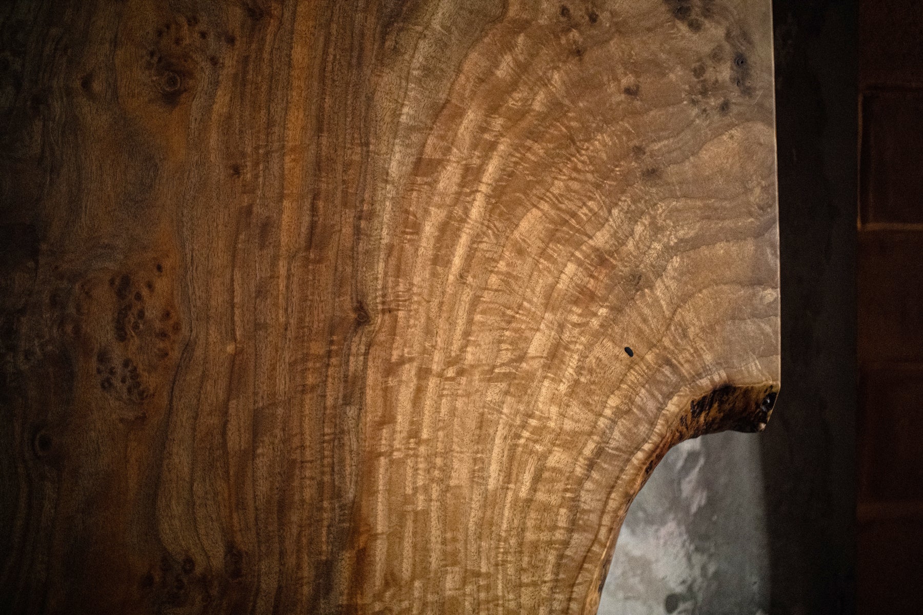 Dalle à bord naturel – Noyer F39 (s023)