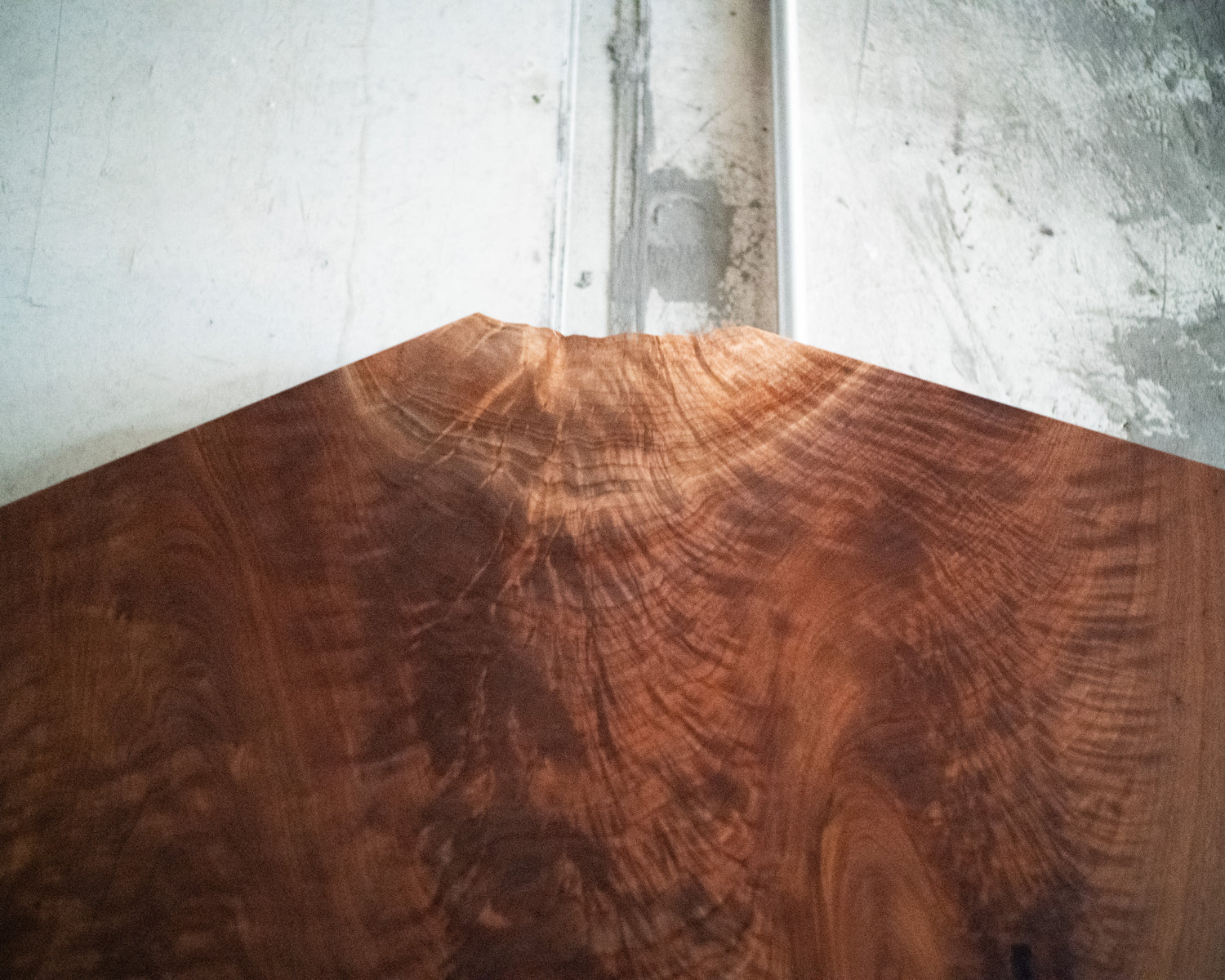 Dalle à bord naturel – Noyer NN-1 (s024)