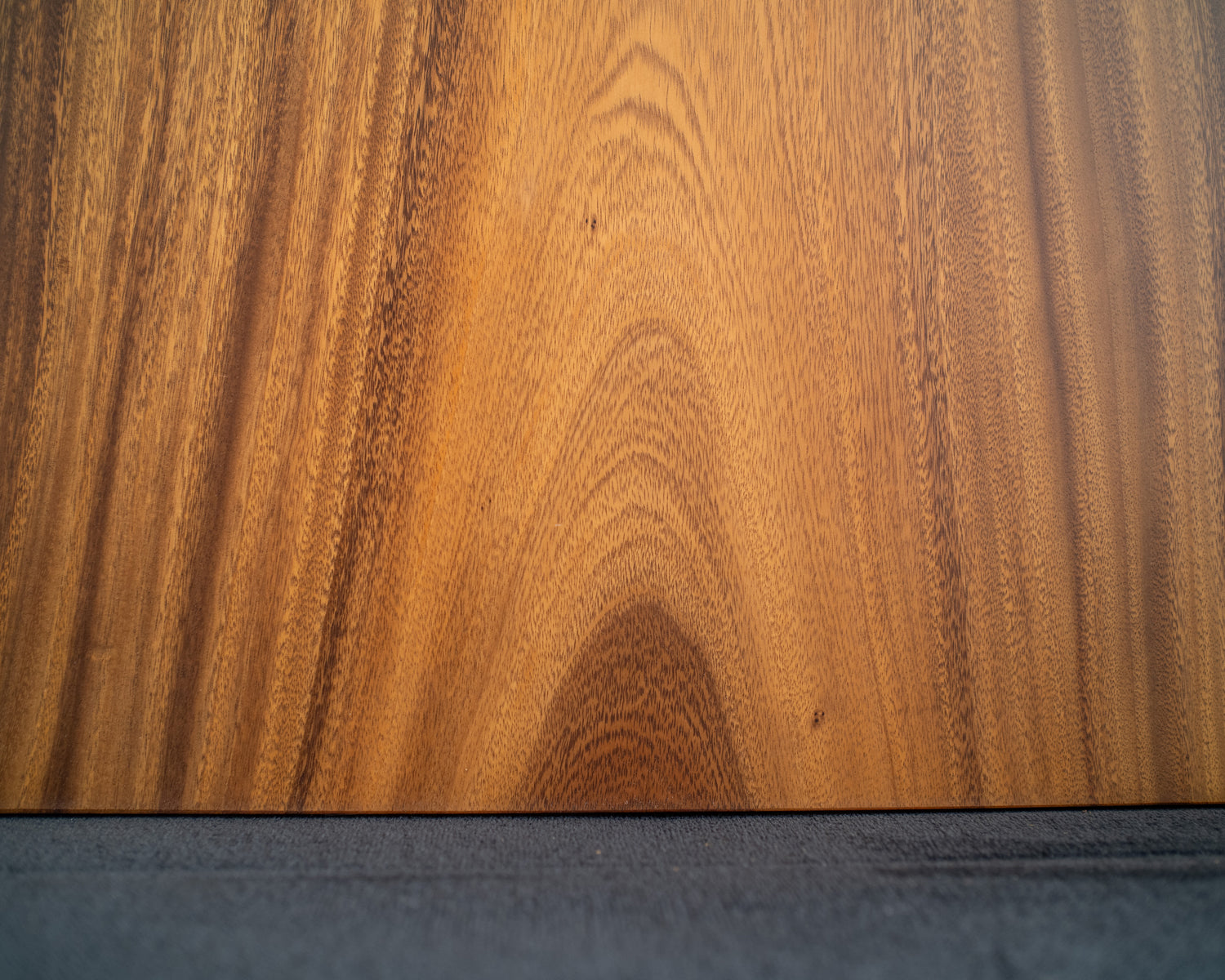 Dalle à bord naturel – Monkeypod 846 (s025)