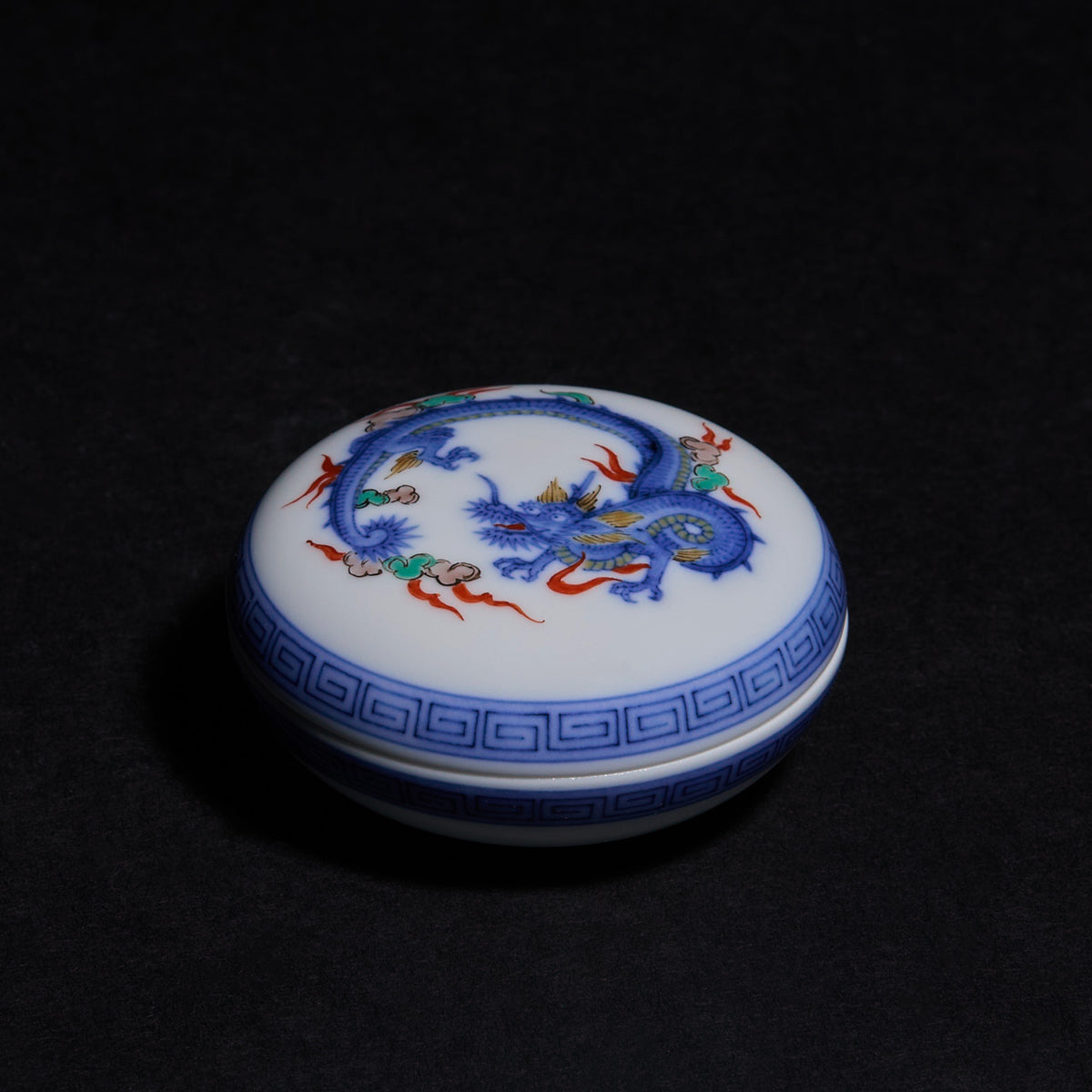 Arita Ware: Incense Container (Kōgō) with Blue-and-White & Overglaze Enamel Dragon Motif