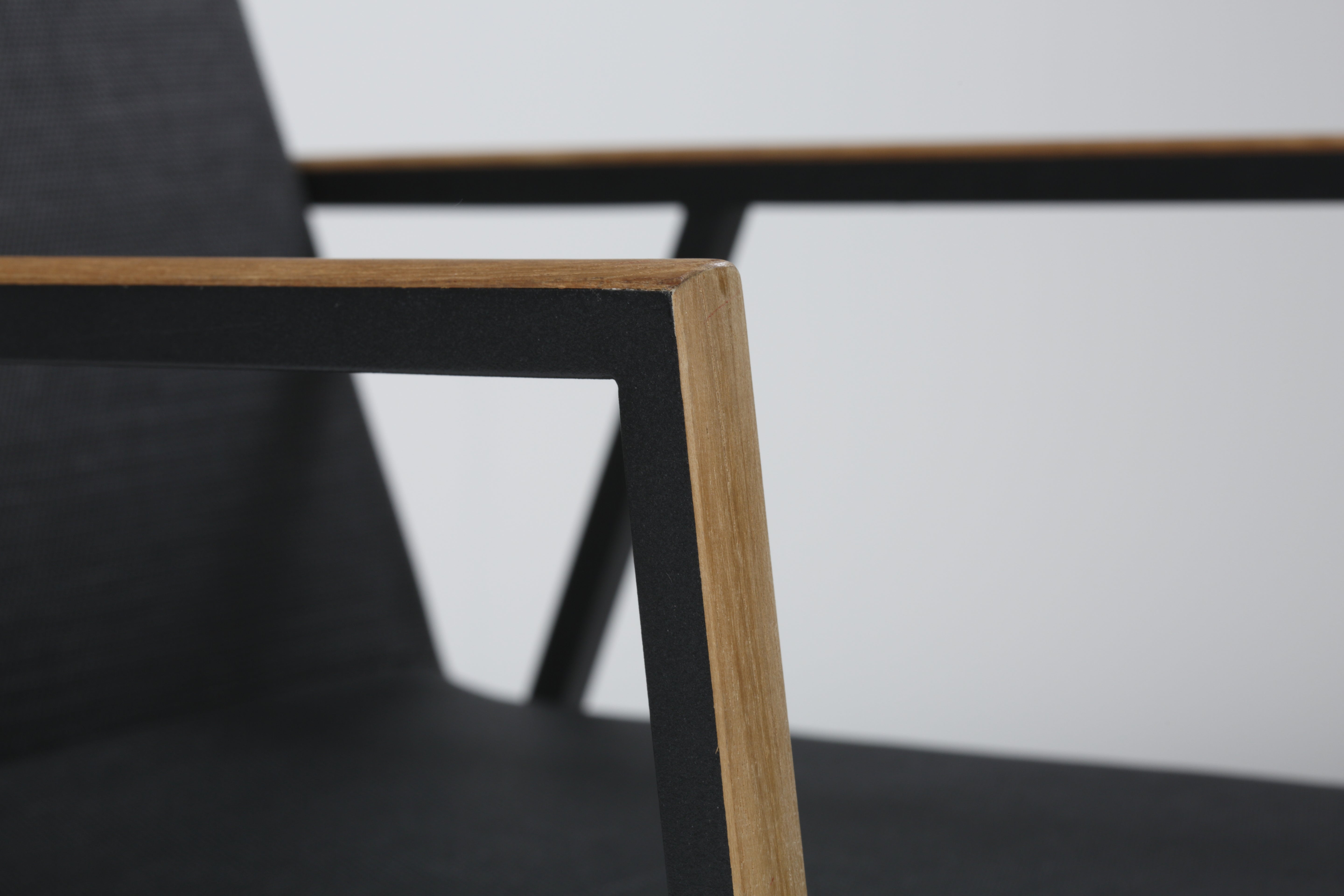 chair-A-17-detail-02